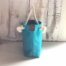 画像をギャラリービューアに読み込む, BRANCHES オリジナル　トートバッグМ　＊珊瑚刺繍入り＊ターコイズ（グレー刺繍、白紐）
