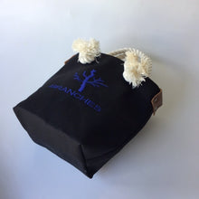 画像をギャラリービューアに読み込む, BRANCHES オリジナル　トートバッグS　＊珊瑚刺繍入り＊ブラック（青刺繍、白紐）
