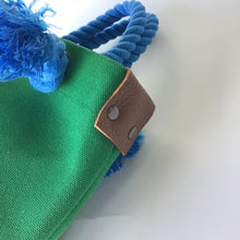 画像をギャラリービューアに読み込む, BRANCHES オリジナル　トートバッグS　＊珊瑚刺繍入り＊モスグリーン（青刺繍、青紐）
