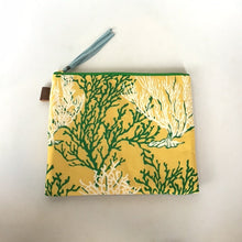 画像をギャラリービューアに読み込む, ポーチ　Mサイズ　＊珊瑚柄（イエロー）
