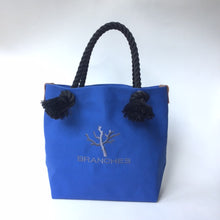 画像をギャラリービューアに読み込む, BRANCHES オリジナル　トートバッグМ　＊珊瑚刺繍入り＊ロイヤルブルー(グレー刺繍、黒紐)
