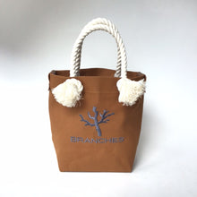 画像をギャラリービューアに読み込む, BRANCHES オリジナル　トートバッグ　＊珊瑚刺繍入り＊キャニオンブラウン(グレー刺繍、白紐)
