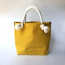 画像をギャラリービューアに読み込む, BRANCHES オリジナル　トートバッグМ　＊珊瑚刺繍入り＊マスタード（青刺繍、白紐）
