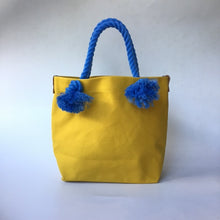 画像をギャラリービューアに読み込む, BRANCHES オリジナル　トートバッグМ　＊珊瑚刺繍入り＊マスタード(青刺繍、青紐）
