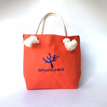 画像をギャラリービューアに読み込む, 　BRANCHES オリジナル　トートバッグМ　＊珊瑚刺繍入り＊キャロット（青刺繍、白紐）
