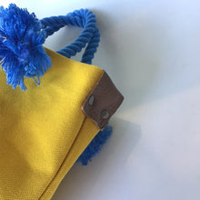 画像をギャラリービューアに読み込む, BRANCHES オリジナル　トートバッグМ　＊珊瑚刺繍入り＊マスタード(青刺繍、青紐）
