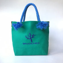 画像をギャラリービューアに読み込む, BRANCHES オリジナル　トートバッグМ　＊珊瑚刺繍入り＊グリーン（青刺繍、青紐）
