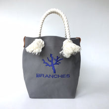 画像をギャラリービューアに読み込む, BRANCHES オリジナル　トートバッグS　＊珊瑚刺繍入り＊濃グレー(青刺繍、白紐）
