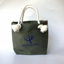 画像をギャラリービューアに読み込む, 　BRANCHES オリジナル　トートバッグМ　＊珊瑚刺繍入り＊オリーブ（青刺繍、白紐）
