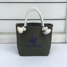 画像をギャラリービューアに読み込む, 　BRANCHES オリジナル　トートバッグМ　＊珊瑚刺繍入り＊アーミーグリーン（青刺繍、白紐）
