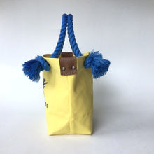 画像をギャラリービューアに読み込む, BRANCHES オリジナル　トートバッグS　＊珊瑚刺繍入り＊クリーム(グレー刺繍、青紐)
