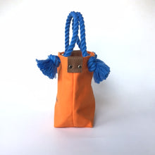 画像をギャラリービューアに読み込む, BRANCHES オリジナル　トートバッグ　＊珊瑚刺繍入り＊オレンジ(グレー刺繍、青紐）
