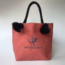 画像をギャラリービューアに読み込む, BRANCHES オリジナル　トートバッグМ　＊珊瑚刺繍入り＊カラクレナイ(グレー刺繍、黒紐)

