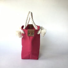 画像をギャラリービューアに読み込む, BRANCHES オリジナル　トートバッグS　＊珊瑚刺繍入り＊ホットピンク（白刺繍、白紐）
