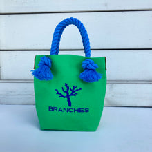 画像をギャラリービューアに読み込む, BRANCHES オリジナル　トートバッグ　＊珊瑚刺繍入り＊ライトグリーン（青刺繍、青紐）
