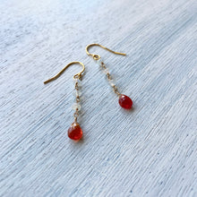 画像をギャラリービューアに読み込む, オパールのピアス
