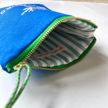 画像をギャラリービューアに読み込む, NEW✨　珊瑚ロゴ刺繍ポーチ　Sサイズ(ブルー)　
