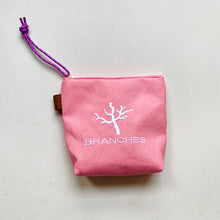 画像をギャラリービューアに読み込む, NEW✨　珊瑚ロゴ刺繍ポーチ　Sサイズ(ピンク)　
