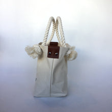 画像をギャラリービューアに読み込む, BRANCHES オリジナル　トートバックS　＊珊瑚刺繍入り＊キナリ（グレー刺繍、白紐）
