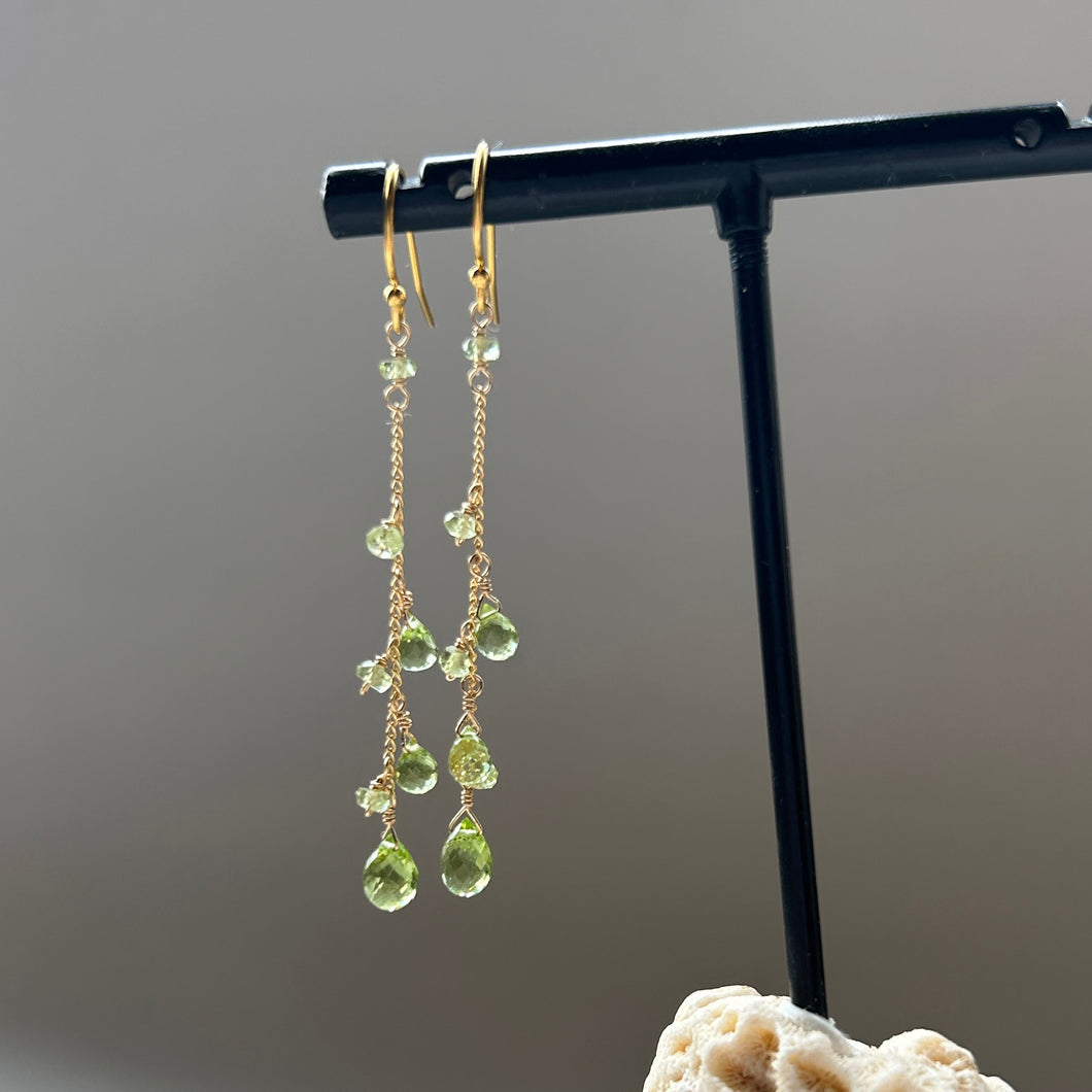 ✨NEW【8月誕生石】ペリドットのチェーンピアス