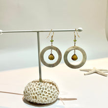 画像をギャラリービューアに読み込む, ✨NEW✨ 白蝶ドーナツ・天然石ピアス
