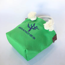 画像をギャラリービューアに読み込む, BRANCHES オリジナル　トートバック　＊珊瑚刺繍入り＊ライトグリーン～青刺繡
