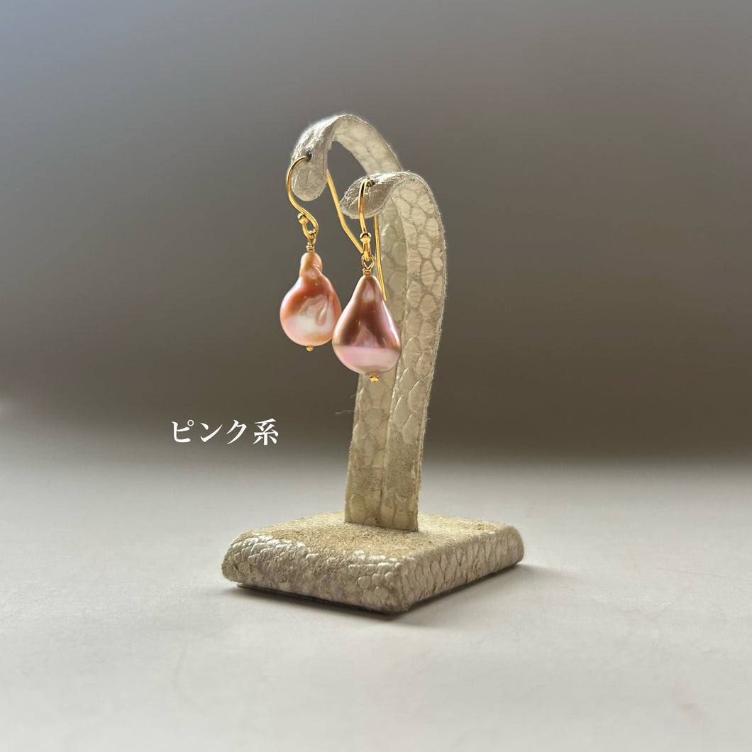淡水カラーパールの１粒ピアス