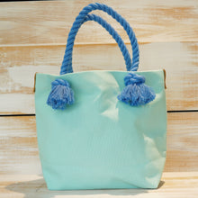 画像をギャラリービューアに読み込む, BRANCHES オリジナル　トートバッグМ　＊珊瑚刺繍入り＊ホライズン（白刺繍、青紐）
