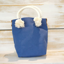 画像をギャラリービューアに読み込む, BRANCHES オリジナル　トートバッグ　＊珊瑚刺繍入り＊フラワーブルー(白刺繍、白紐）
