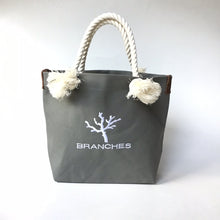 画像をギャラリービューアに読み込む, BRANCHES オリジナル　トートバッグМ　＊珊瑚刺繍入り＊グレー(白刺繍、白紐）
