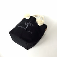 画像をギャラリービューアに読み込む, BRANCHES オリジナル　トートバッグS　＊珊瑚刺繍入り＊ブラック（グレー刺繍、白紐）
