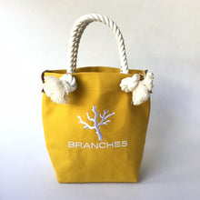 画像をギャラリービューアに読み込む, BRANCHES オリジナル　トートバッグS　＊珊瑚刺繍入り＊マスタード（白刺繍、白紐）
