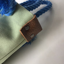 画像をギャラリービューアに読み込む, BRANCHES オリジナル　トートバッグS　＊珊瑚刺繍入り＊スモーキーセラドン（青刺繍、青紐）
