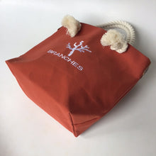 画像をギャラリービューアに読み込む, BRANCHES オリジナル　トートバッグМ　＊珊瑚刺繍入り＊レンガ(白刺繍、白紐）
