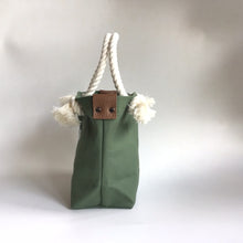 画像をギャラリービューアに読み込む, ✨NEW!!　BRANCHES オリジナル　トートバッグ　＊珊瑚刺繍入り＊エバーグリーン～白刺繍
