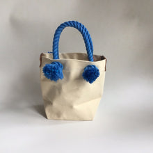 画像をギャラリービューアに読み込む, BRANCHES オリジナル　トートバック　＊珊瑚刺繍入り＊キナリ（青刺繍、青紐）
