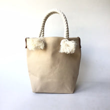 画像をギャラリービューアに読み込む, BRANCHES オリジナル　トートバッグS　＊珊瑚刺繍入り＊アイボリー（グレー刺繍、白紐）
