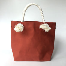 画像をギャラリービューアに読み込む, BRANCHES オリジナル　トートバッグМ　＊珊瑚刺繍入り＊レンガ(白刺繍、白紐）
