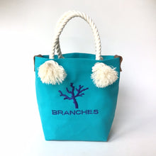 画像をギャラリービューアに読み込む, BRANCHES オリジナル　トートバッグS　＊珊瑚刺繍入り＊ターコイズ（青刺繍、白紐）

