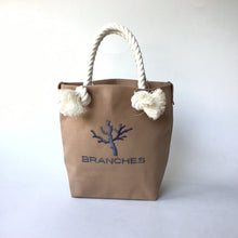 画像をギャラリービューアに読み込む, BRANCHES オリジナル　トートバッグS　＊珊瑚刺繍入り＊ライトシナモン（グレー刺繍、白紐） (コピー)
