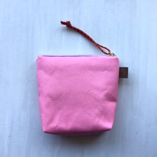 画像をギャラリービューアに読み込む, 珊瑚ロゴ刺繍ポーチ　Sサイズ(ピンク)
