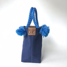 画像をギャラリービューアに読み込む, BRANCHES オリジナル　トートバッグS　＊珊瑚刺繍入り＊フラワーブルー（グレー刺繍、青紐）
